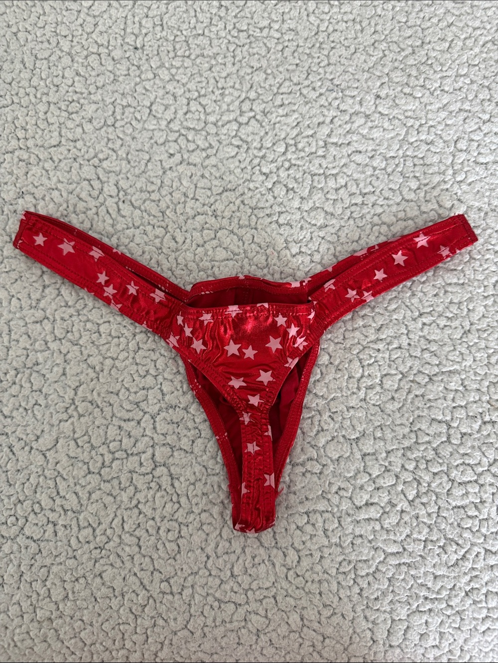 Red Star Patterned Thong Karen Space - Picture 3 of 5